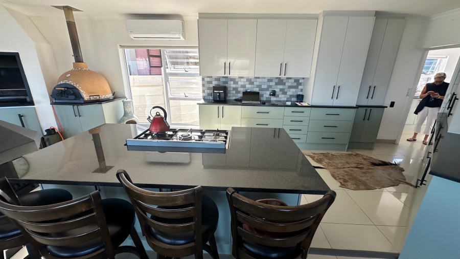 5 Bedroom Property for Sale in Dana Bay Western Cape